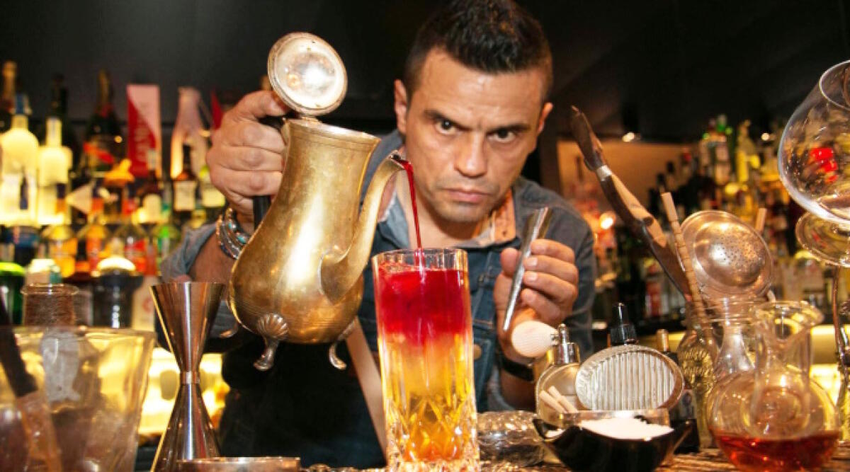 A Riccione “Charles Flamminio & Friends”: lo spettacolo dei bartender a sostegno degli alluvionati - Charles Flamminio