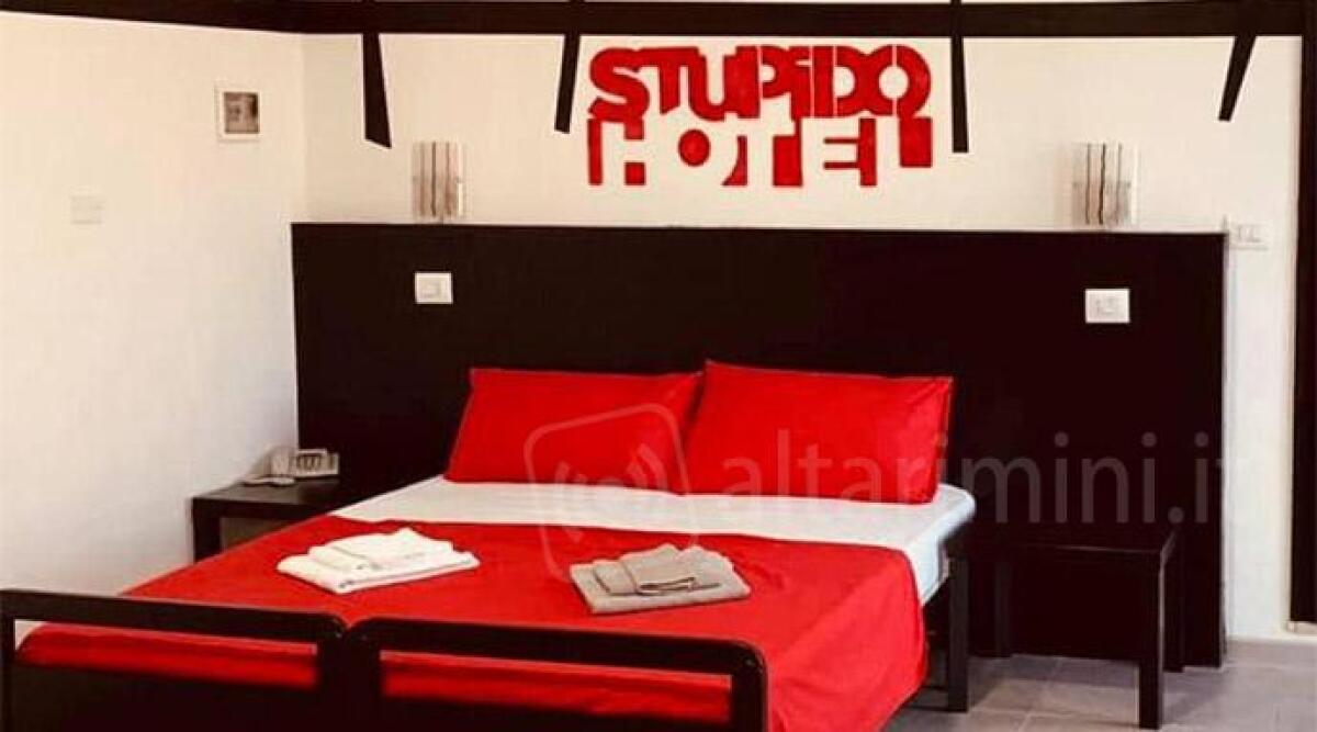 Torna lo Stupido Hotel Show, il reality sarà "riservato" agli alluvionati -