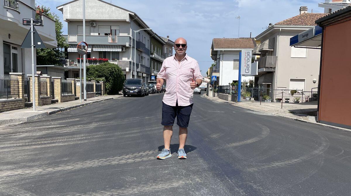 Cattolica, terminati i lavori di riqualificazione di via Garibaldi - Assessore Uguccioni in via Garibaldi