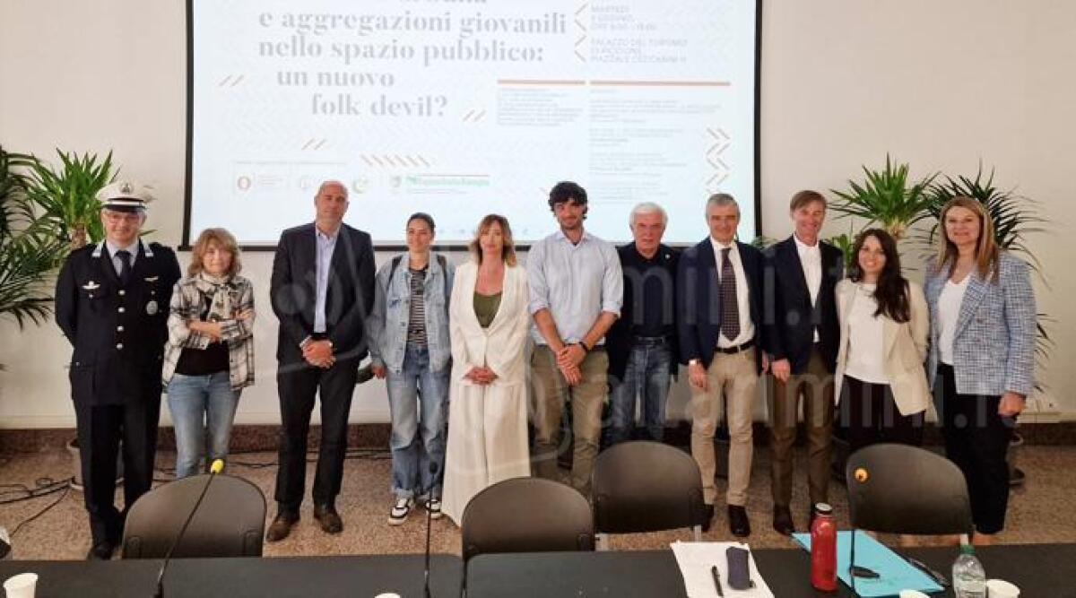 Baby Gang, assessore Riccione: 'Pronti a contrastarle, come nel 2022' - I relatori in posa al termine dell'incontro