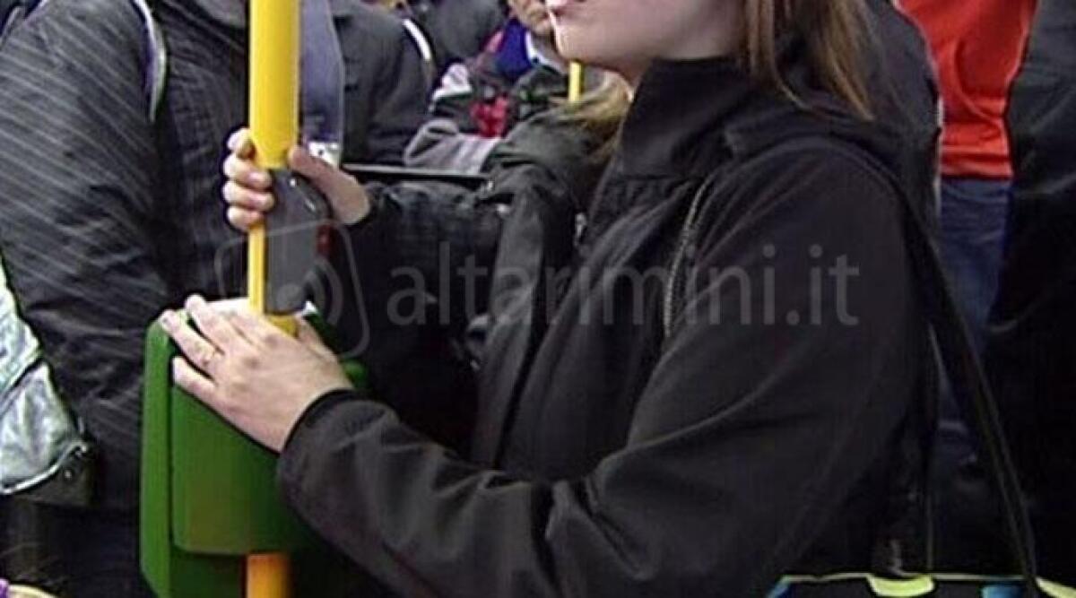 Violenza sessuale sull'autobus: ragazza molestata, 61enne a processo - Foto di repertorio