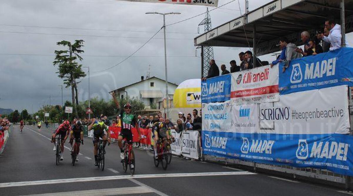 Ciclismo, conto alla rovescia per la 51esima Coppa della Pace - L'arrivo alla scorsa edizione