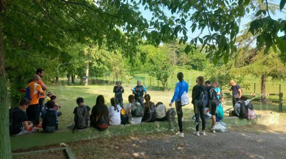 Biodivesità e risparmio energetico: a Rimini l'educazione ambientale parte dalla scuola - Scuole a lezione nel parco