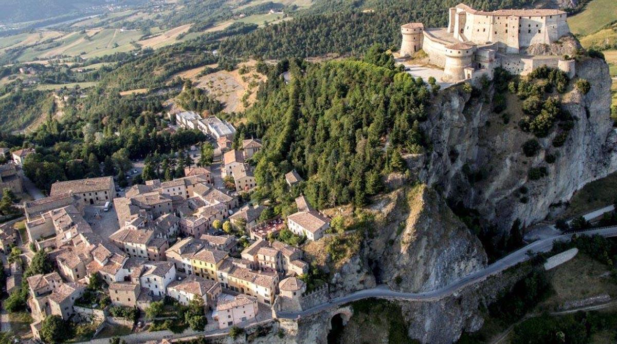 San Leo, accordo con Confguide: agevolazioni e sconti per i gruppi accompagnati - San Leo PH ANDREA BONAVITA