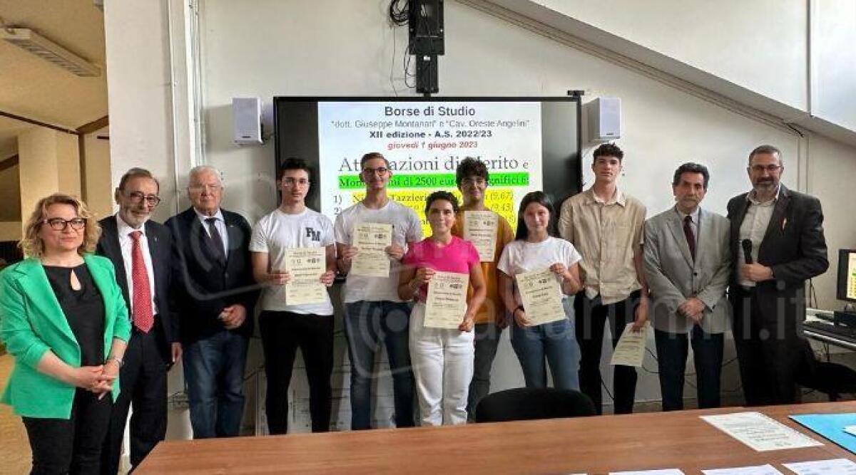 Borse di studio agli studenti meritevoli del Gobetti di Morciano - Alcuni degli studenti premiati