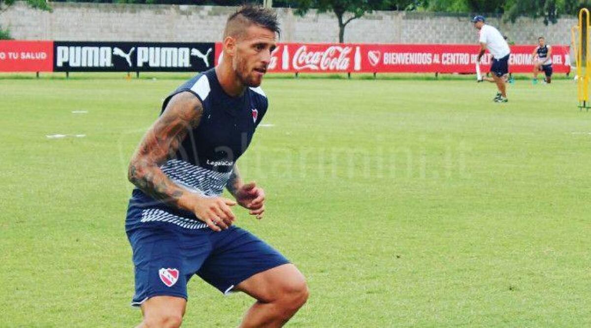 Calcio, German Denis vestirà la maglia de La Fiorita nella doppia sfida di Conference League -