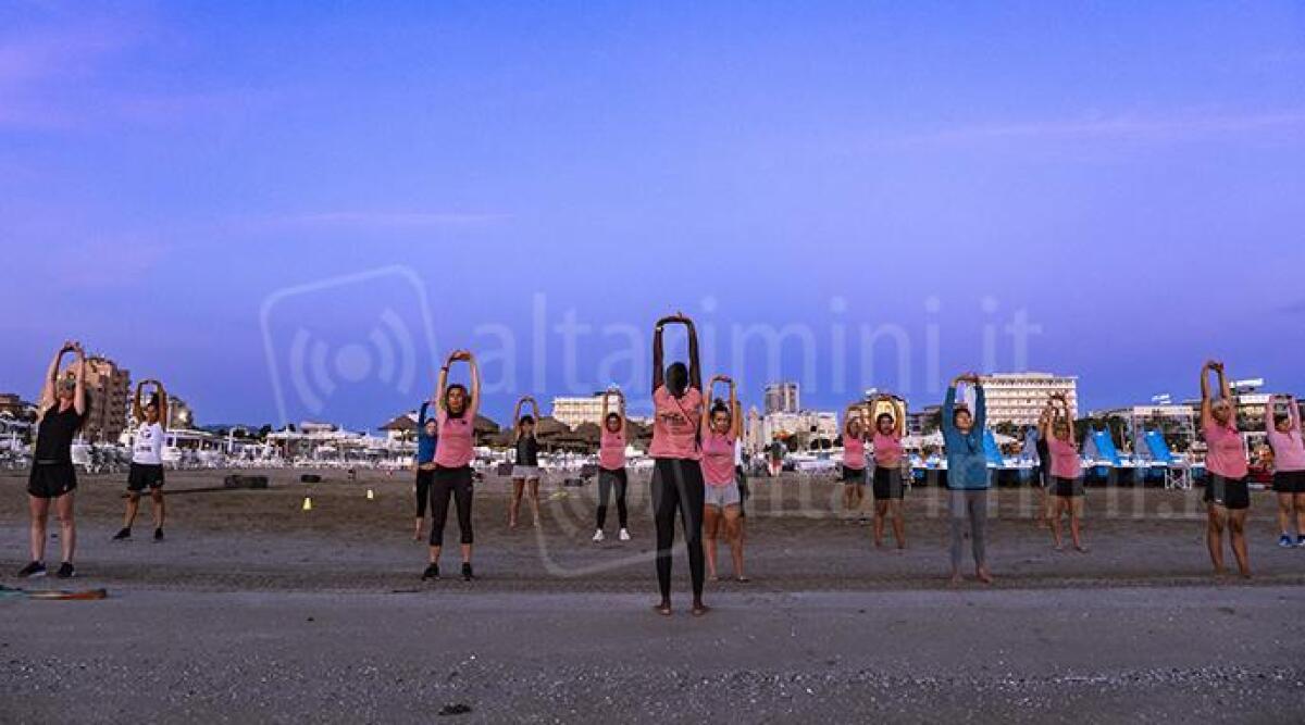 RiminiWellness Off: il Fitness all'Alba sulla Spiaggia di Rimini - Foto Giorgio Salvatori