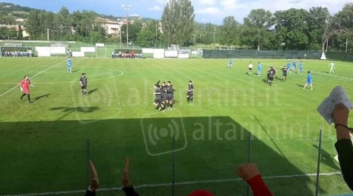 Calcio Promozione, playoff: il Gabicce Gradara cerca l'impresa a Castelfidardo - L'esultanza del Gabicce Gradara dopo la rete nel match di ritorno al Magi 