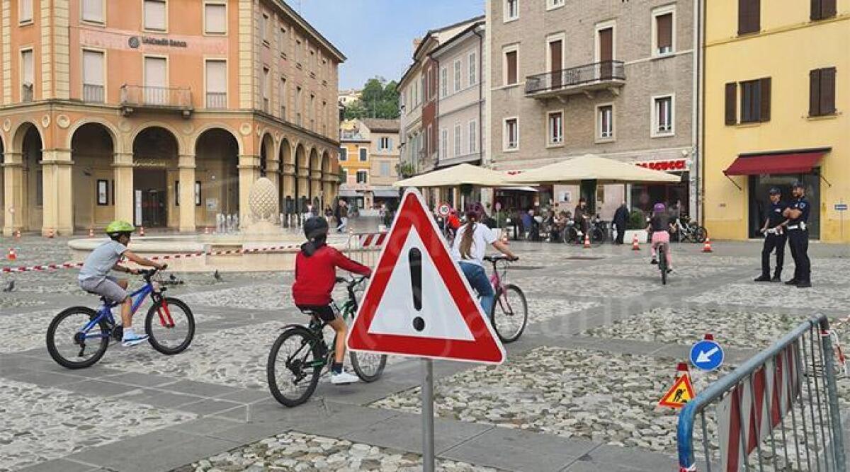 Valmarecchia, 700 scolari a lezione di educazione stradale - Un momento delle esercitazioni pratiche