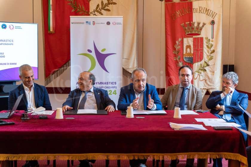 Alcuni momenti della conferenza stampa di presentazione