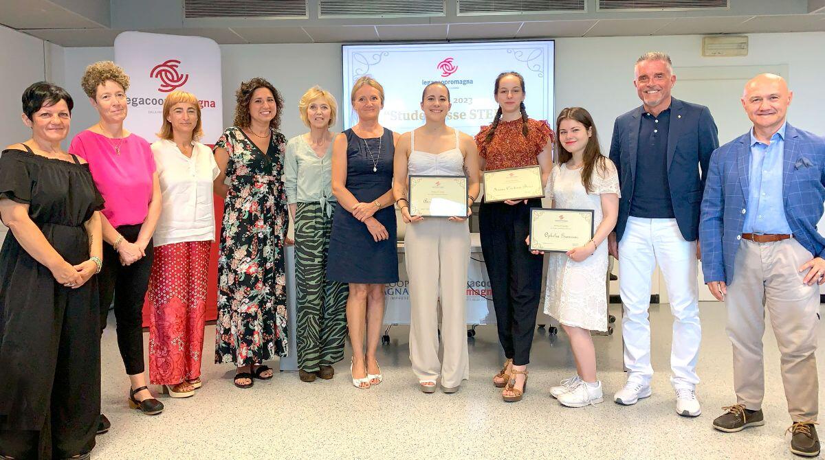 La riminese Anna Cicognani vince la borsa di studio di Legacoop Romagna - Consegna delle borse di studio