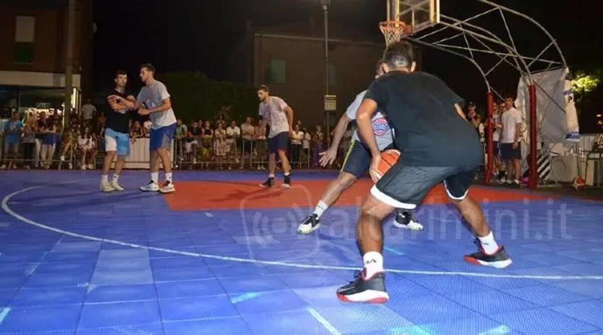 Basket sotto le stelle a Villa Verucchio: sfide, tornei, esibizioni e tanta amicizia -