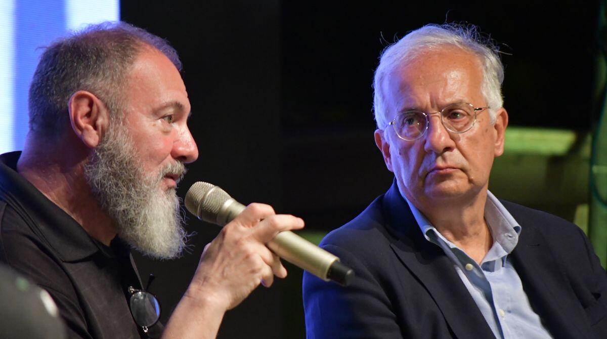 Bilancio del Mystfest: a Cattolica ospiti, libri e storie per celebrare i 50 anni della manifestazione - Carlo Lucarelli e Walter Veltroni