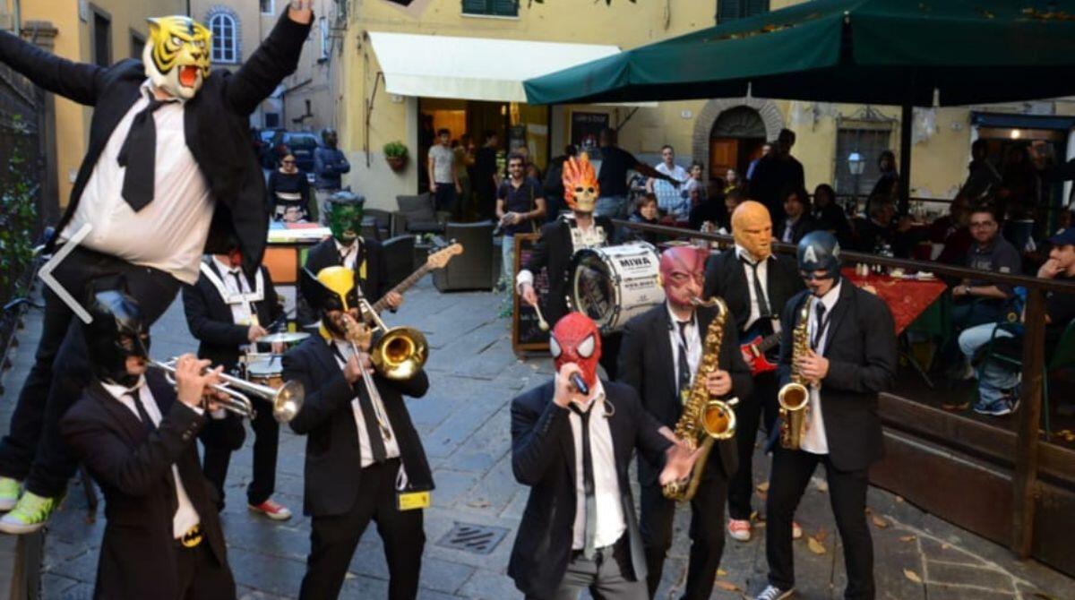 Da Tarzan a Spiderman passando per Harry Potter: il Carnevale Estivo di Novafeltria celebra la storia del cinema - La band Miwa in azione
