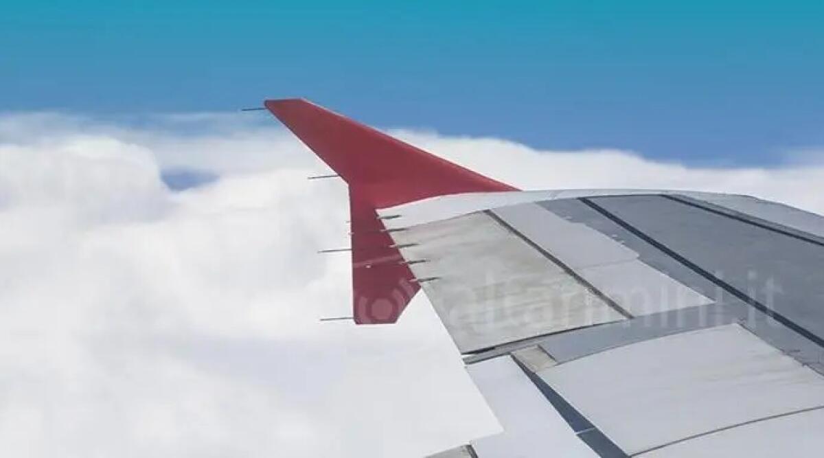 Volo atterra con oltre 3 ore di ritardo, riminese rimborsato dalla compagnia aerea - Immagine di repertorio