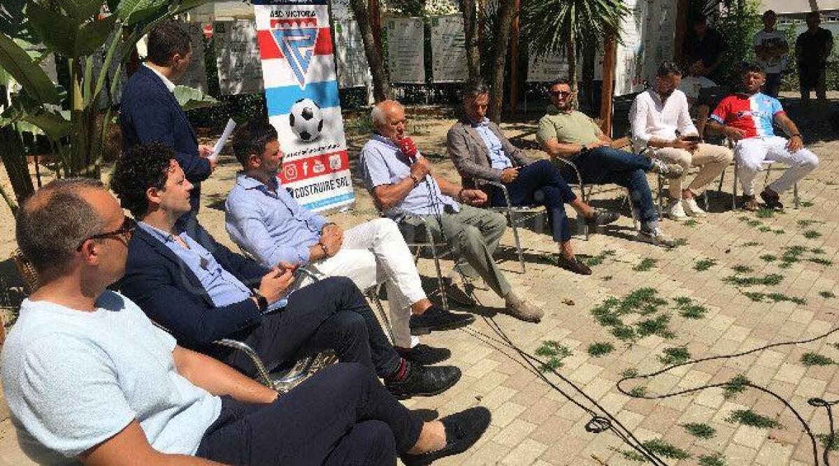 Calcio, nasce il Victoria: l'unione tra Rimini United e Atletico Viserba. Collaborazione con il Victor San Marino -