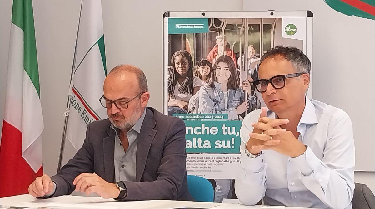 Bus e treni gratis per andare a scuola, torna "Salta su" - La presentazione di Salta Su