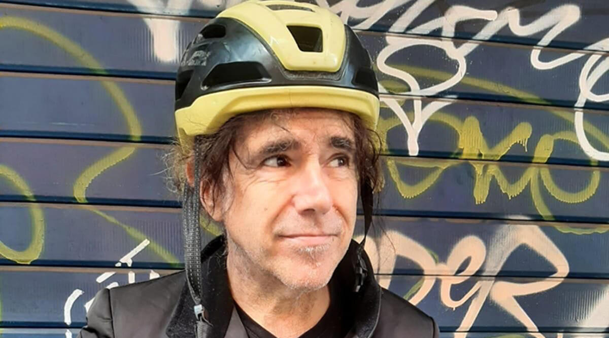Pedala per 1.600 chilometri sulle orme del padre deportato - Andrea Satta