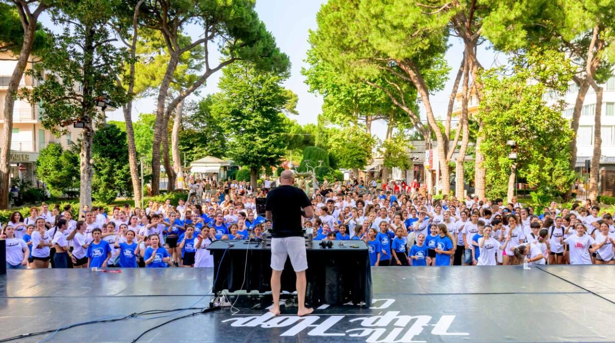 "Tin bota" da Riccione Estate Danza i ballerini a fianco degli alluvionati - Riccione Estate Danza - ph casalboni