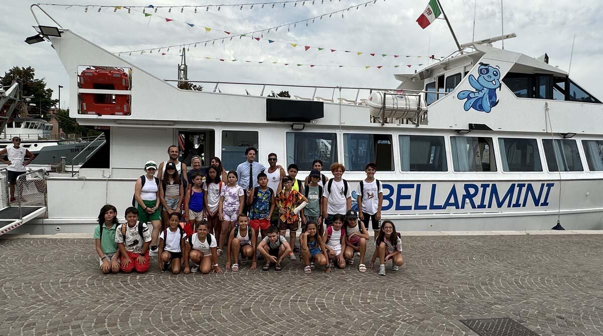 La motonave BellaRimini, un simbolo da 33 anni: a bordo anche le scolaresche. "Mostriamo a tutti come è la città dal mare" - 