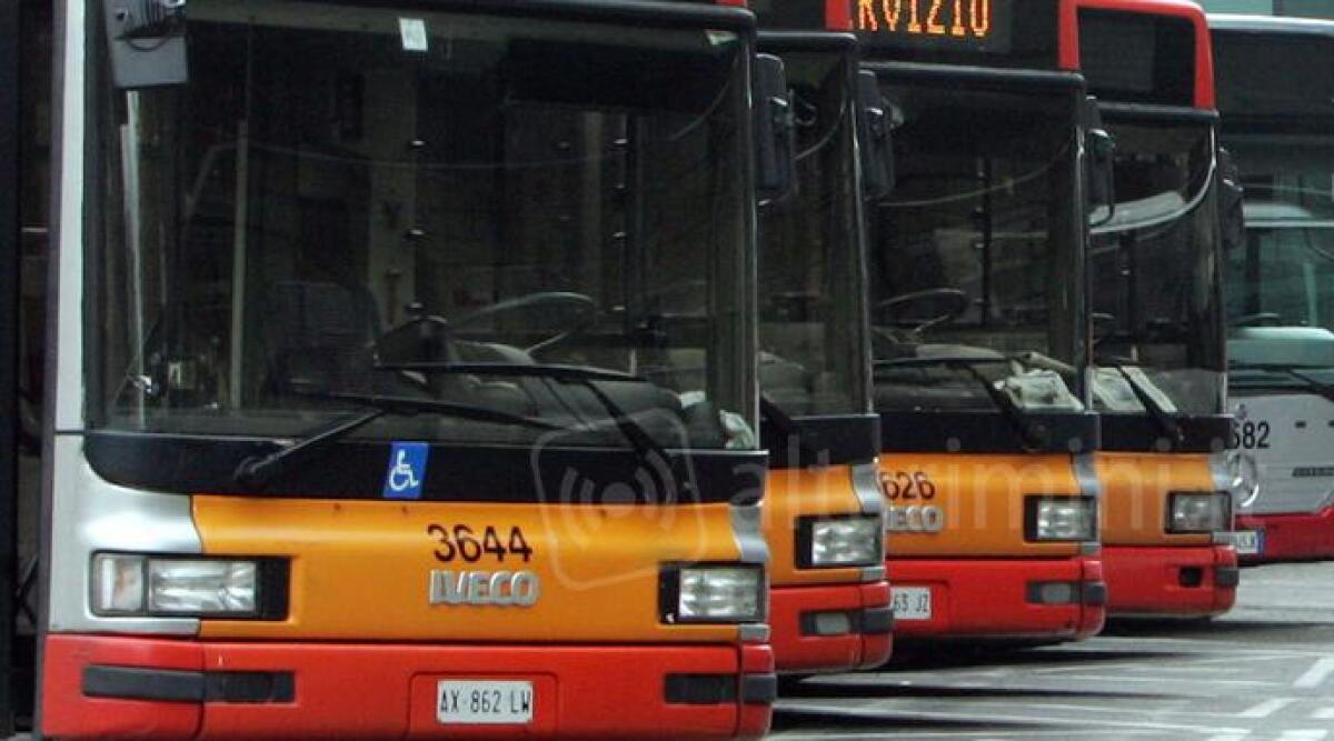 Lavori in corso, il bus non raggiunge il capolinea, disagi per i residenti -