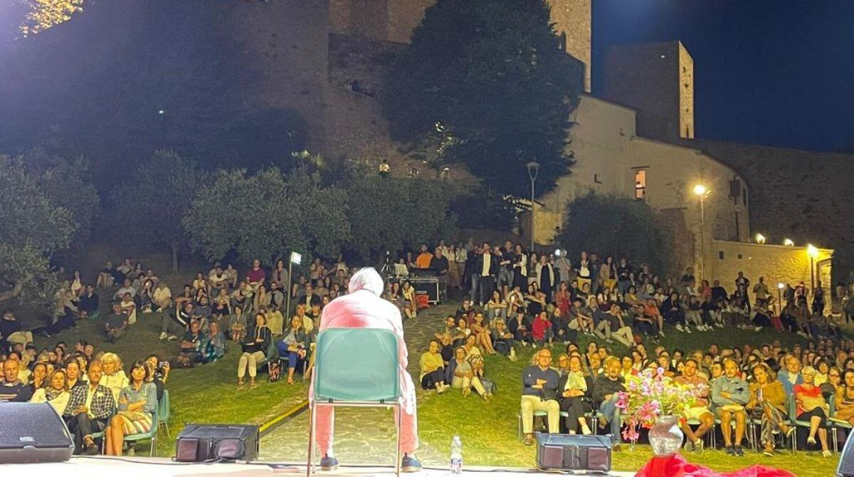 Paolo Crepet inaugura il Teatro Malatesta di Montefiore Conca dopo i lavori di restauro - Incontro con Paolo Crepet