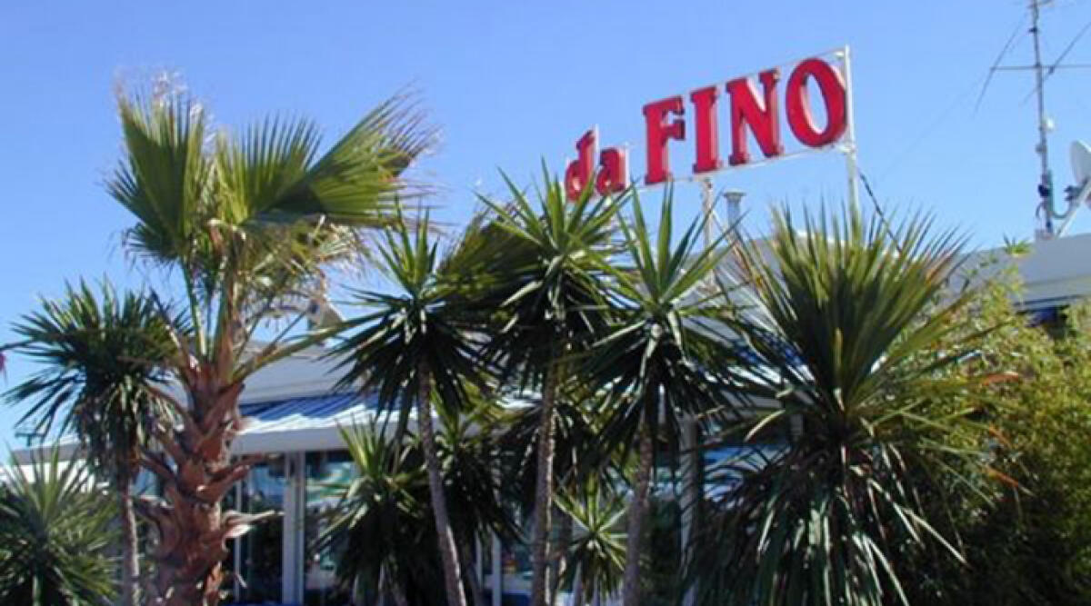 Addio a Giorgio Casadei, figura storica della ristorazione a Riccione - L'insegna dello storico ristorante