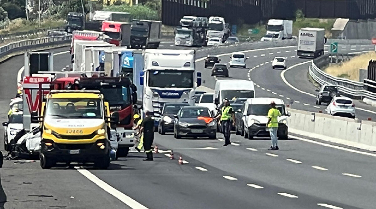 Tampona e si ribalta in autostrada: persona in ospedale per lo spavento - Il luogo dell'incidente