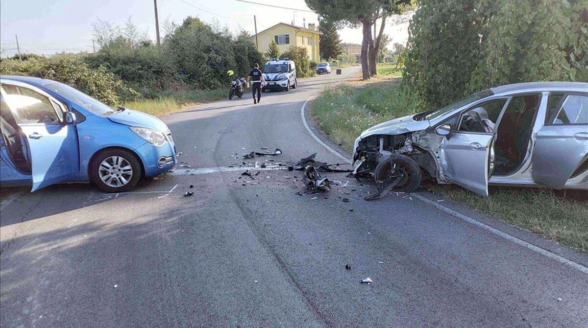 Doppio frontale nel giro di 2 giorni a San Vito: lievi ferite per i conducenti coinvolti - L'incidente avvenuto in via Ronchi, Santarcangelo di Romagna