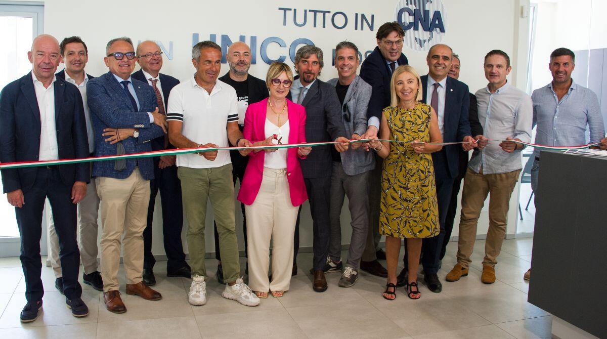 18 uffici su 600 mq: taglio del nastro per la nuova sede Cna di Cattolica, San Giovanni e Valconca - Taglio del nastro della nuova sede