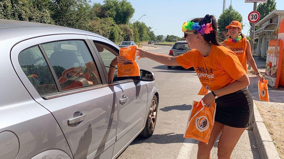 Oltre 14mila confezioni di piadine consegnate al casello dell'A14 di Riccione - Consegna delle piadine