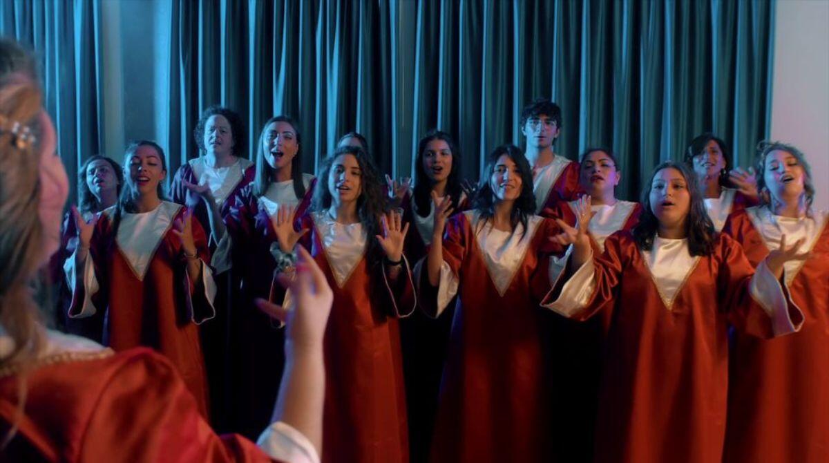 "A casa di Alfredo" a Bellaria la musica è protagonista: sul palco anche Silvia Mezzanotte - Il Grande Coro della Gustosa