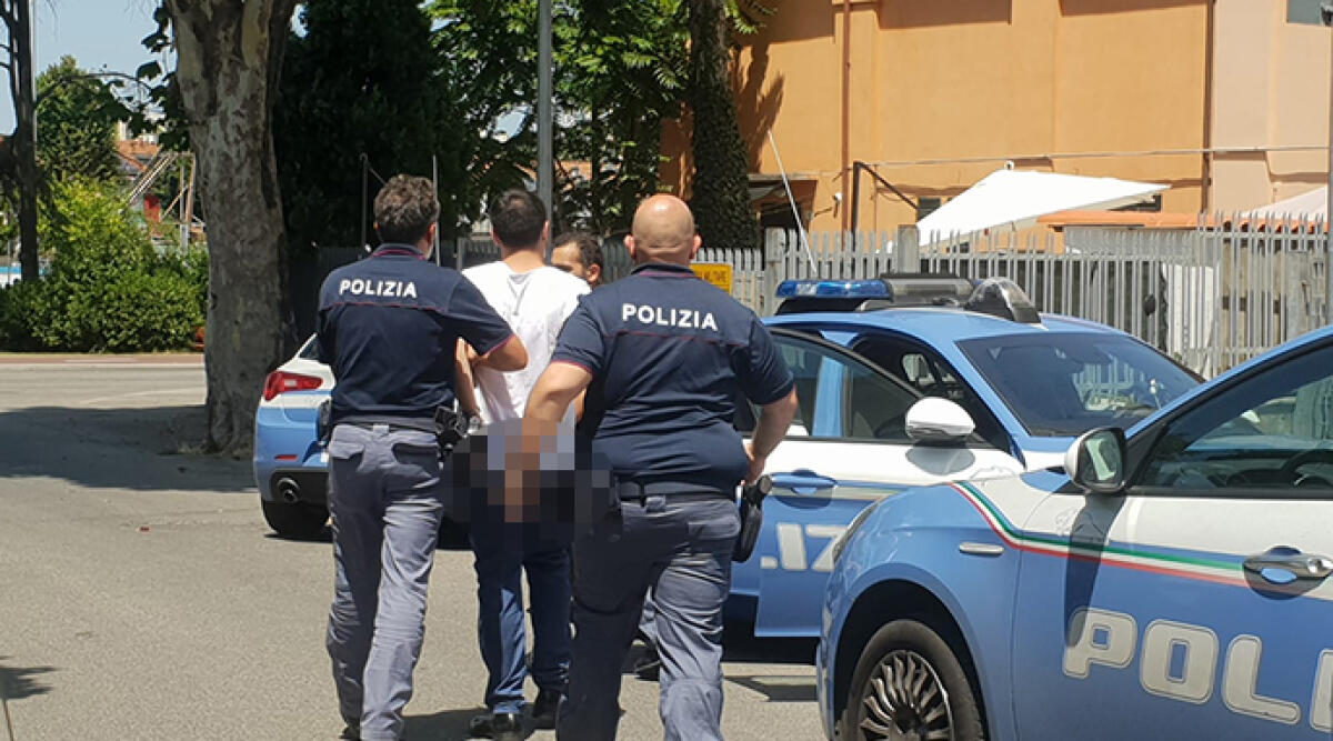 Madre terrorizzata dal figlio che la perseguita giorno e notte - Arrestato per la seconda volta per atti persecutori nei confronti della madre anziana, foto di repertorio