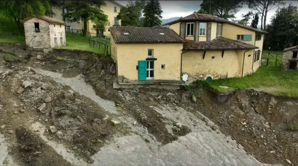 Comunità di Vallecchio rinuncia alla festa tradizionale per aiutare un'altra comunità travolta dalle alluvioni - La frana alla comunità Il Sorriso durante l'alluvione