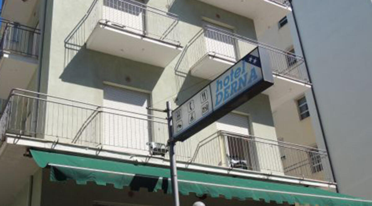 Hotel Derna: riapertura senza autorizzazione e gravi violazioni - Hotel Derna di viale Leopardi