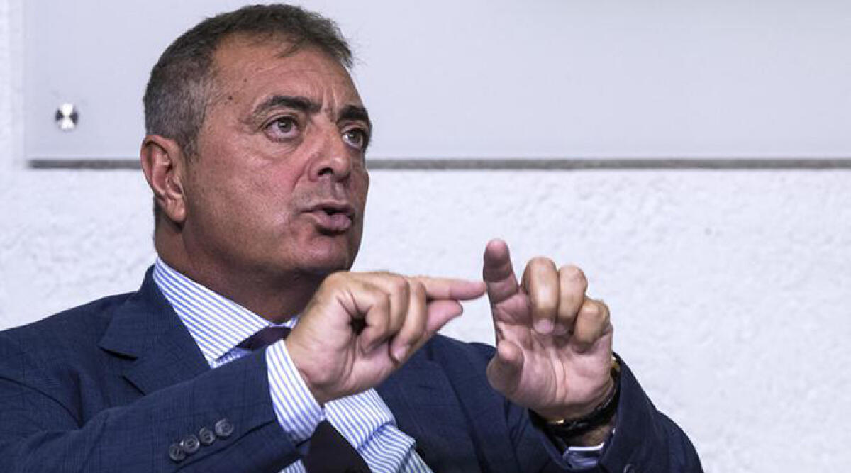 Quasi un milione di famiglie italiane non riescono a pagare mutui e prestiti - Il segretario generale del sindacato bancario Fabi, Lando Sileoni, durante un forum nella sede dell'Ansa