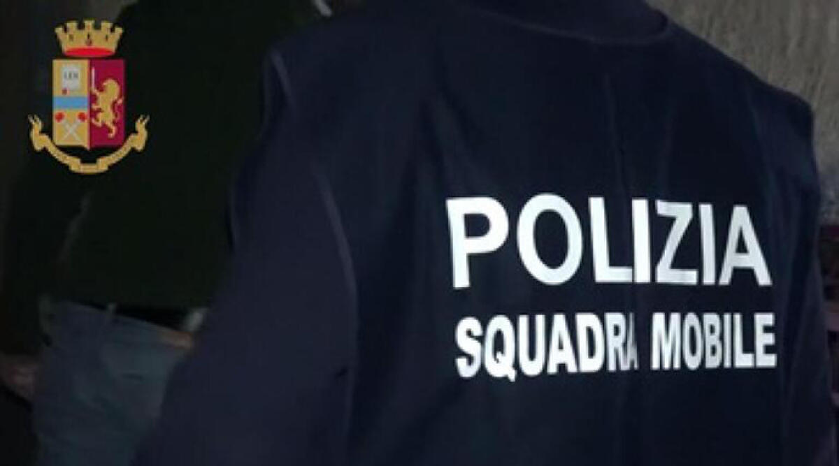 Droga: 100 consegne al giorno, banda sgominata a Bologna - Decisiva azione della Polizia contro banda di spacciatori