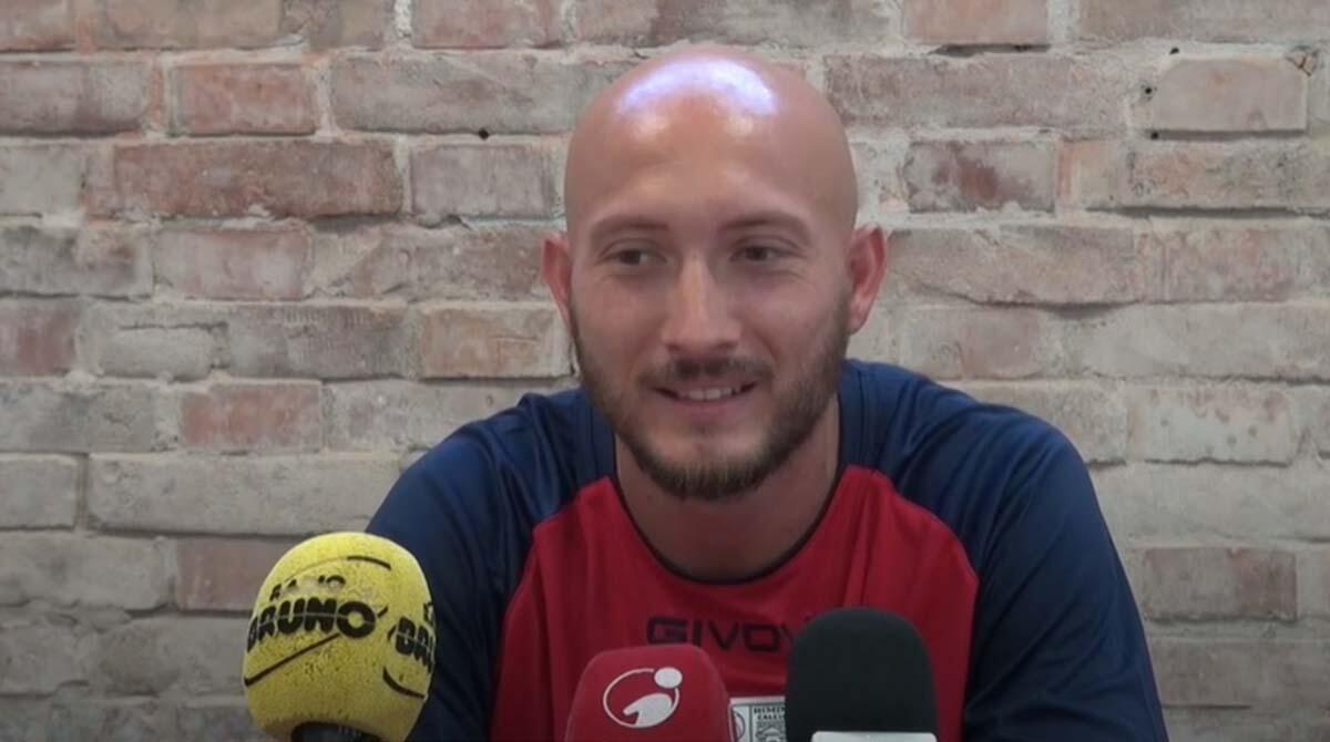 Rimini Calcio, Santini pronto a guidare la squadra. Mercato: gli Under richiedono "tagli" agli over - Santini ai microfoni prima della partenza per il ritiro di Bagno di Romagna