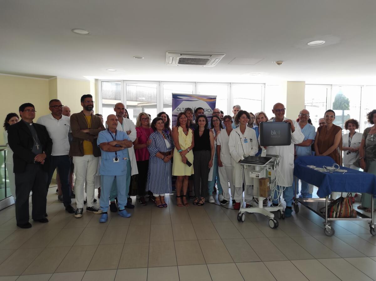 Ecografo donato all'ospedale di Rimini: alla raccolta fondi partecipa anche una paziente curata per tumore e guarita - Un momento della cerimonia inaugurale