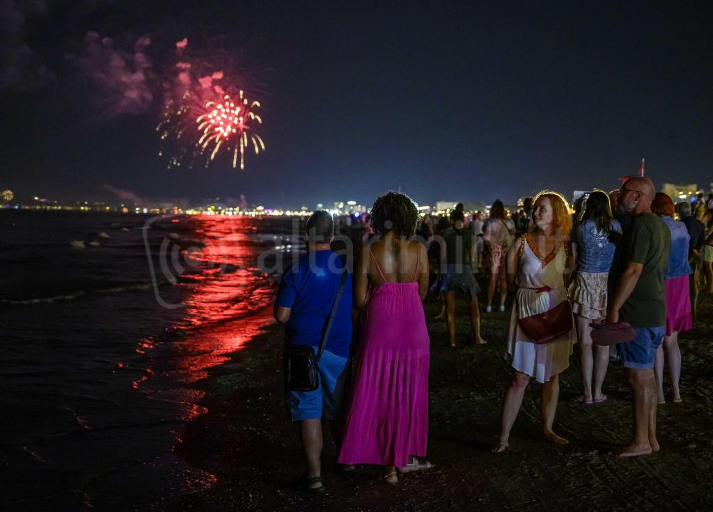 Rimini; 07/07/2023: Notte Rosa, fuochi artificiali©Riccardo Gallini /GRPhoto
