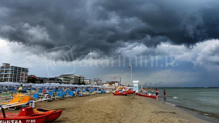 Shelf Cloud a Bellaria FOTO MAZZOTTI