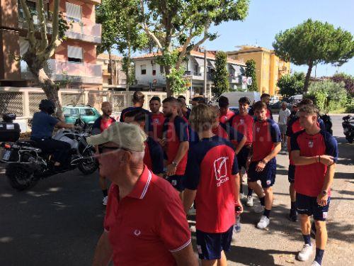 I giocatori del Rimini calcio in partenza per il ritiro