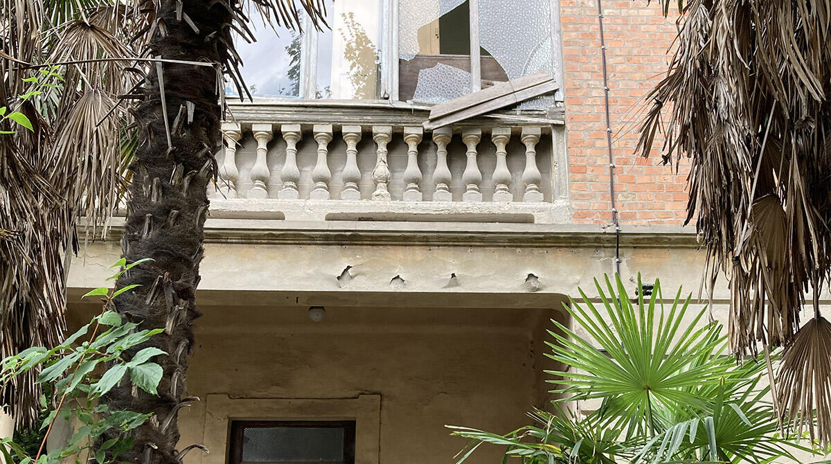 Villino Ricci lasciato in eredità al Comune di Rimini per attività culturali: ma è in stato di abbandono - Particolare di Villino Ricci
