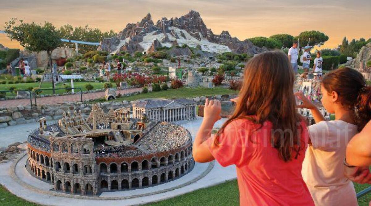 Italia in Miniatura incanta con tre eccezionali aperture notturne - Italia in miniatura - l'Arena di Verona