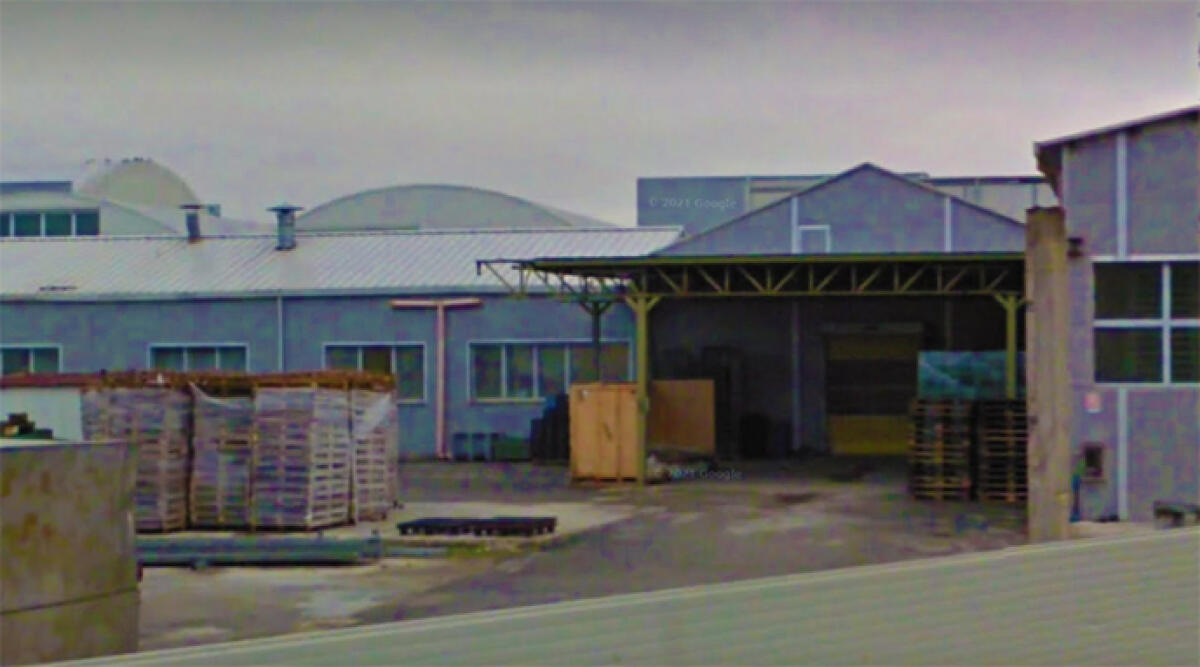 Chiusura improvvisa del Melograno: a casa 72 dipendenti - Esterni azienda "Il Melograno"