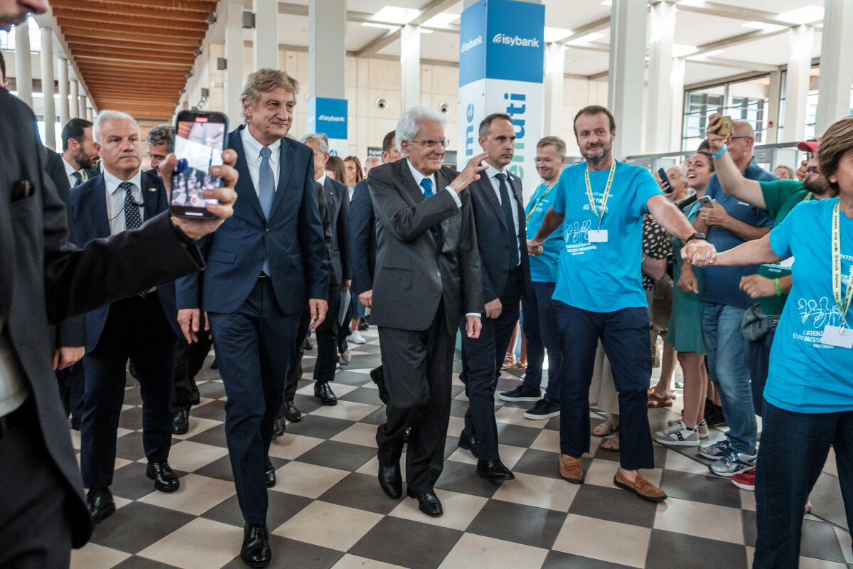 Meeting di Rimini, giù il sipario con un afflusso superiore al pre pandemia. Svelato titolo dell'edizione 2024 - Il Presidente Mattarella in visita al Meeting