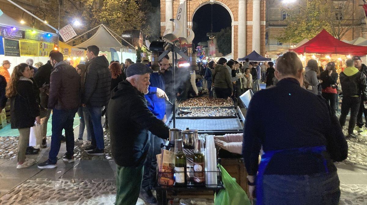 Santarcangelo aspetta l'autunno in vista delle Fiere: più qualità e proposte e parcheggi potenziati - Un'immagine della Fiera di San Martino