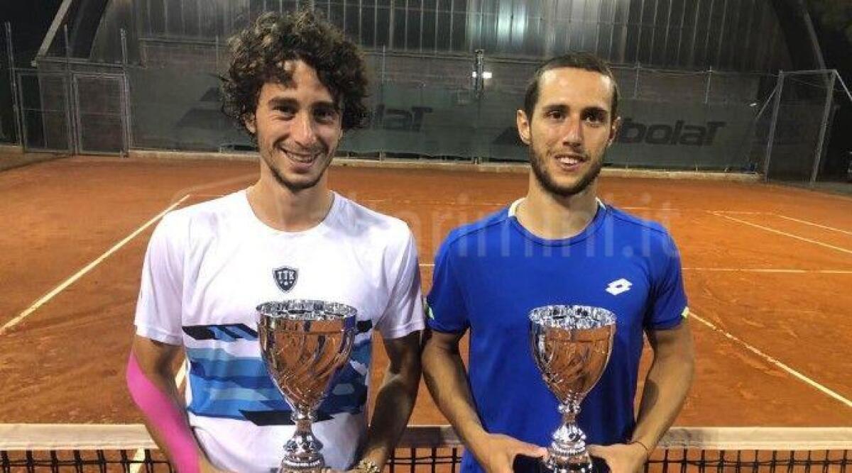 Tennis, Open 'Christian Cavioli': la finale è il derby Mazza-Bronzetti. Si gioca alle 20,30 al Tc Viserba - 