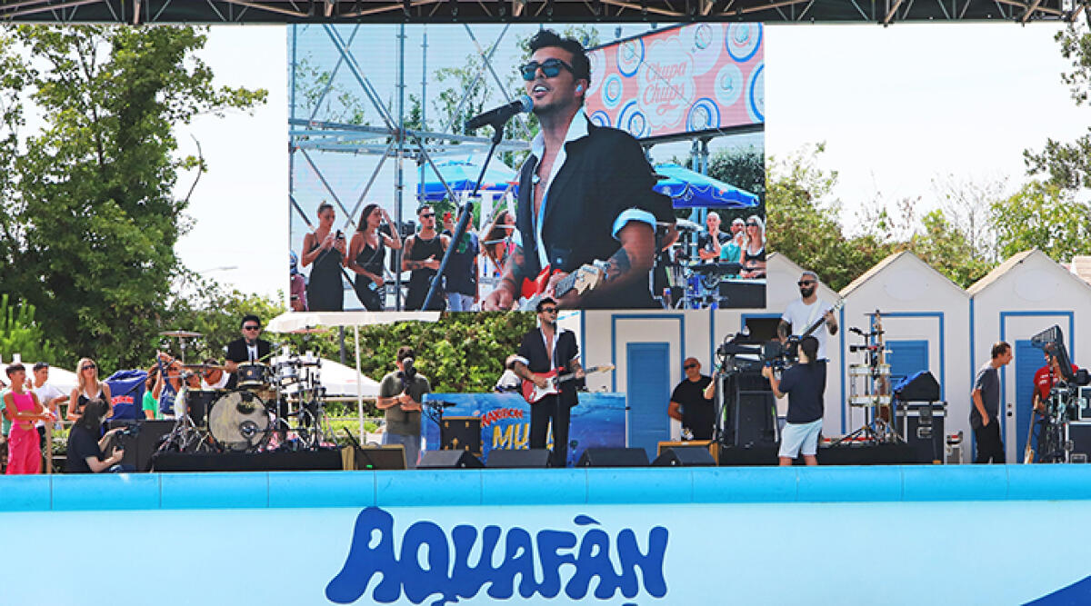 Grande successo per il Maxibon Day all'Aquafan di Riccione - A far ballare il pubblico sono stati Stash e i The Kolors