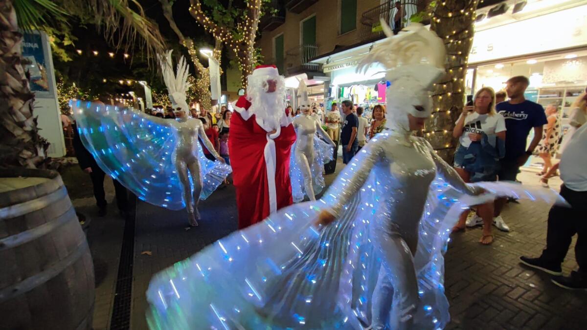 Ferragosto...con Babbo Natale: l'evento alternativo di Bellaria conquista grandi e piccini - Natale a Ferragosto, Bellaria Igea Marina